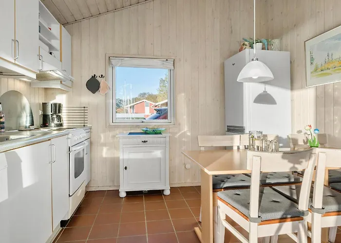 2 Bedroom In Sydals Mommark